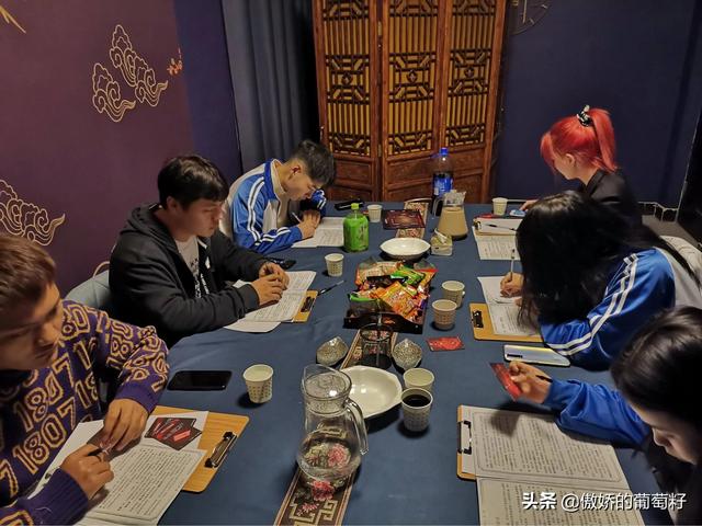 剧本杀隐藏着灰色产业（剧本杀存在着的行业乱象）-青简副业网